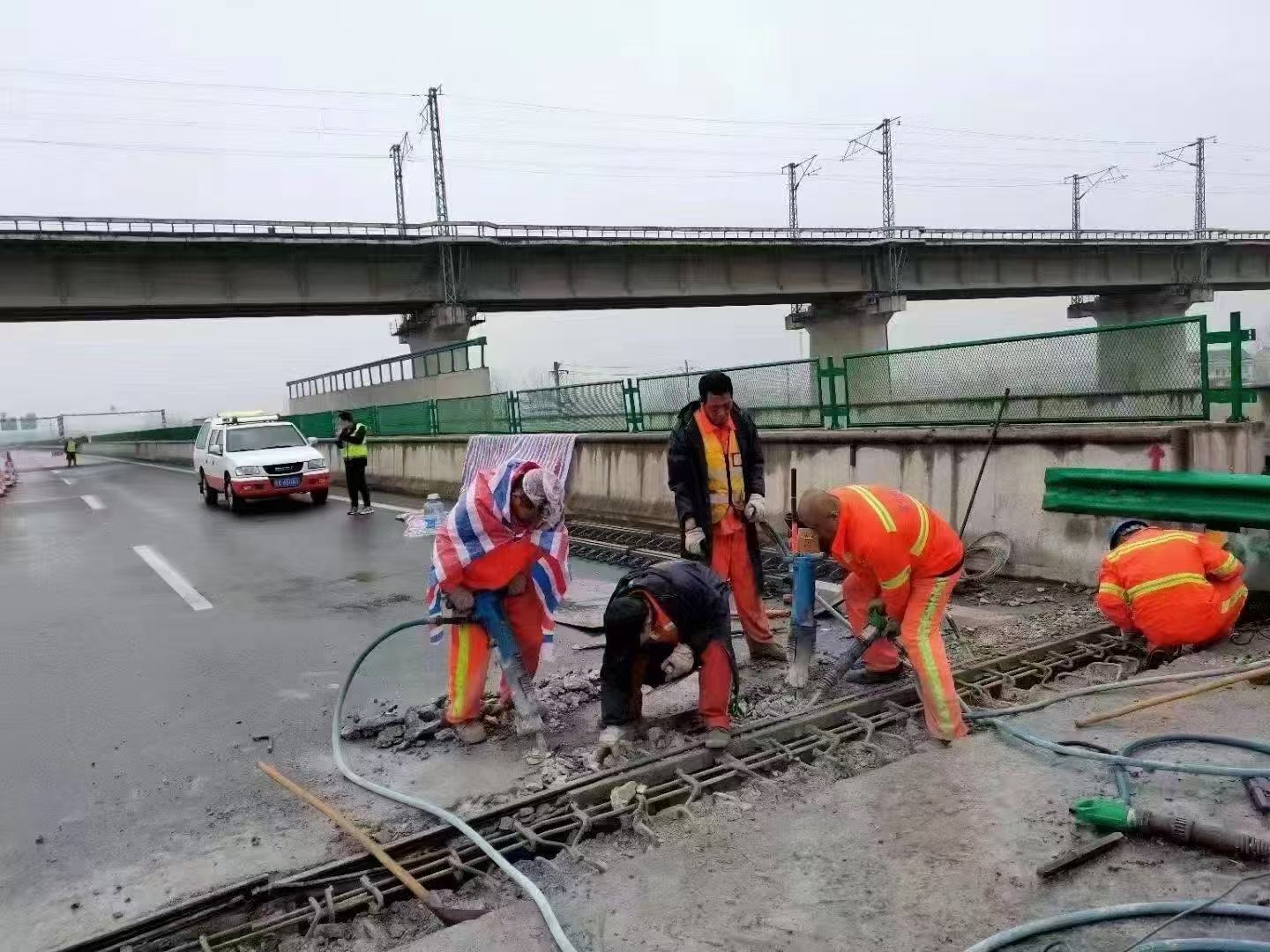 渝中桥梁伸缩缝抢修料